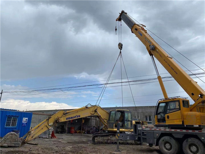 靖西市25吨吊车的工作半径是多少？